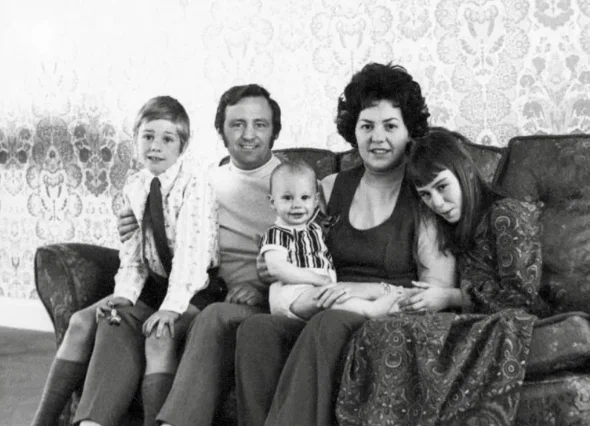 Rachel (right) with parents Bob and Judy and brothers Robert (left) and James (centre) (Photo: Young Lives vs Cancer)