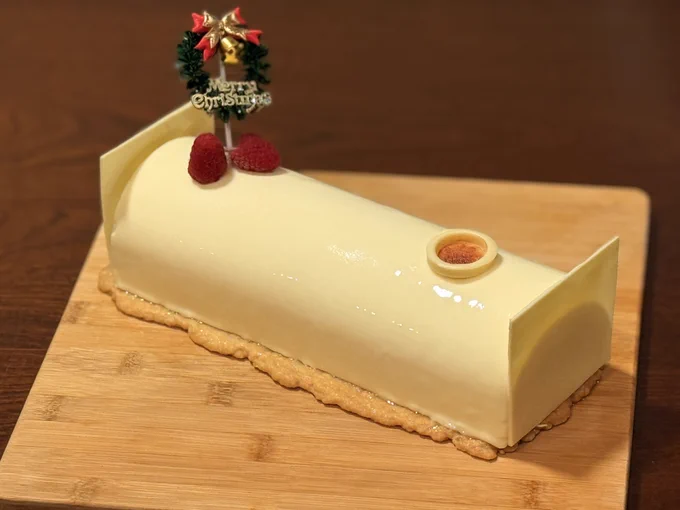 年々デコレーションはシンプルめになってるけど、本体がすでに美しい。
