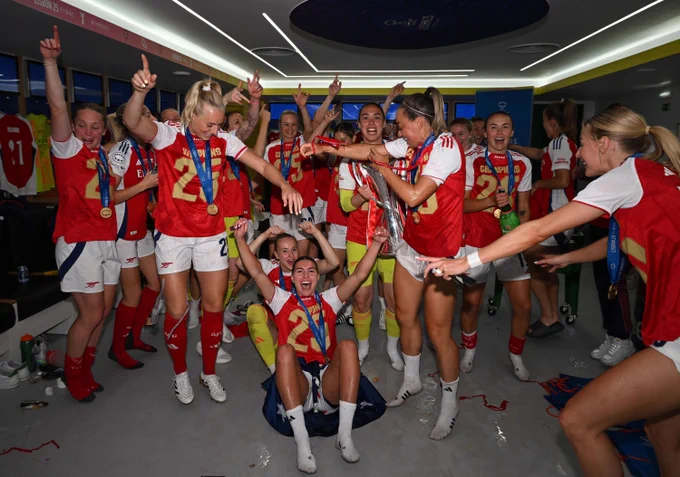 Arsenal party after European Cup Final
