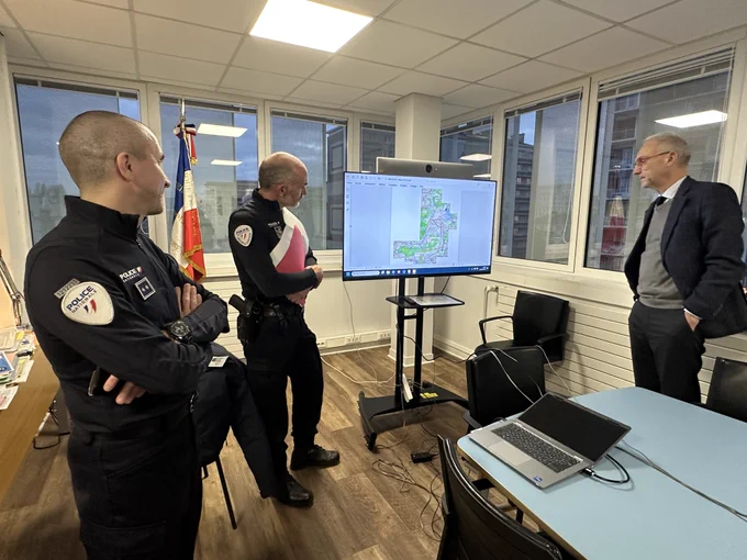 Présentation au préfet du dispositif de sécurité mis en place dans l'agglomération de Rouen par les policiers