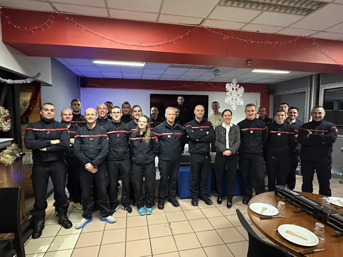 Sapeurs-pompiers volontaires et professionnels de garde à la caserne Gambetta à Rouen