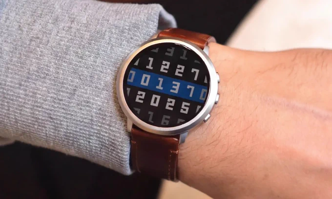 The new Pebble Time Round.