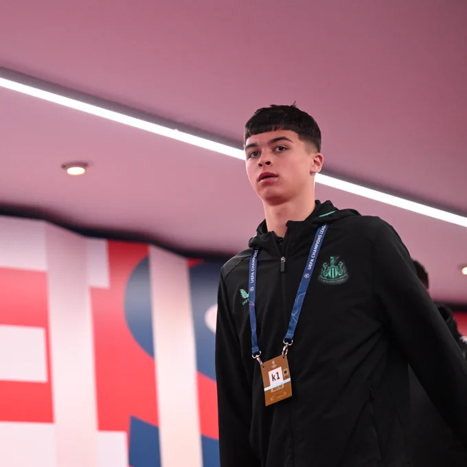 Lewis Miley arrives at the Parc des Princes.
