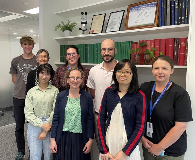 Brain Bee winner Sam Richards, A/Prof Jenny Rodger, Dr Belinda Kaskow, Dr Jamie Beros, Xiaonan Zhong, Prof Kaylene Young, Twain Dai, Liz Jaeschke-Angi at the Perron Institute
