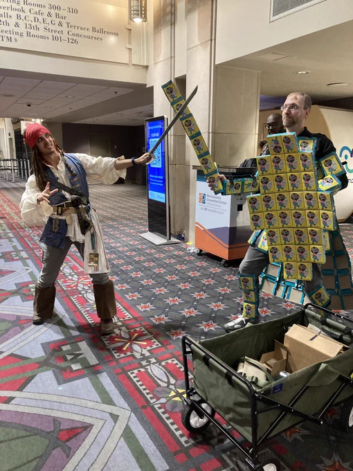 Shawn as Sweet Night fights Captain Jack Sparrow (cosplay)