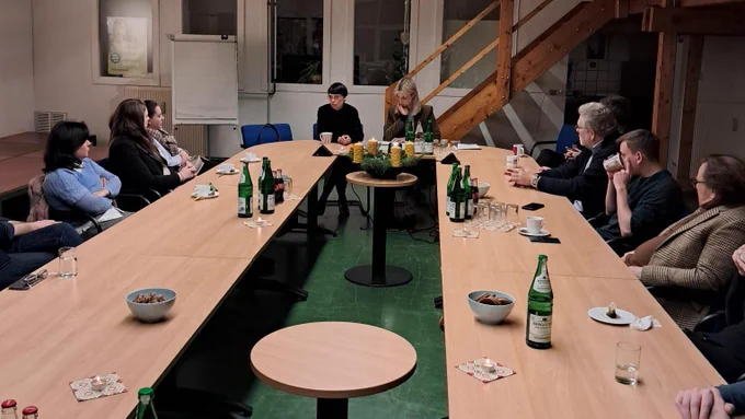 Gespräch mit Bürgerinnen und Bürgern in der Geschäftsstelle des Grünen Leverkusen