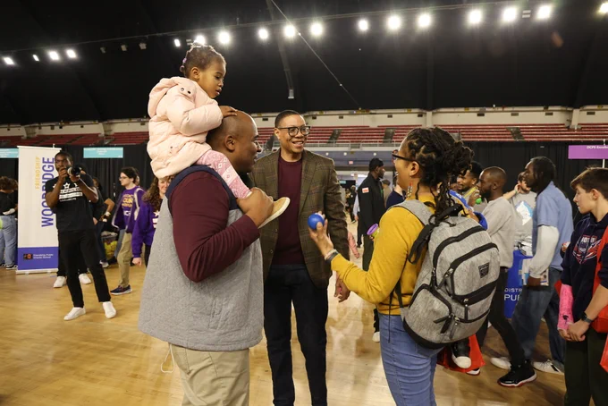 Chancellor Ferebee speaks with a DCPS family.