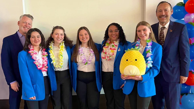 President Damphousse and Dean O'Malley meet future educators