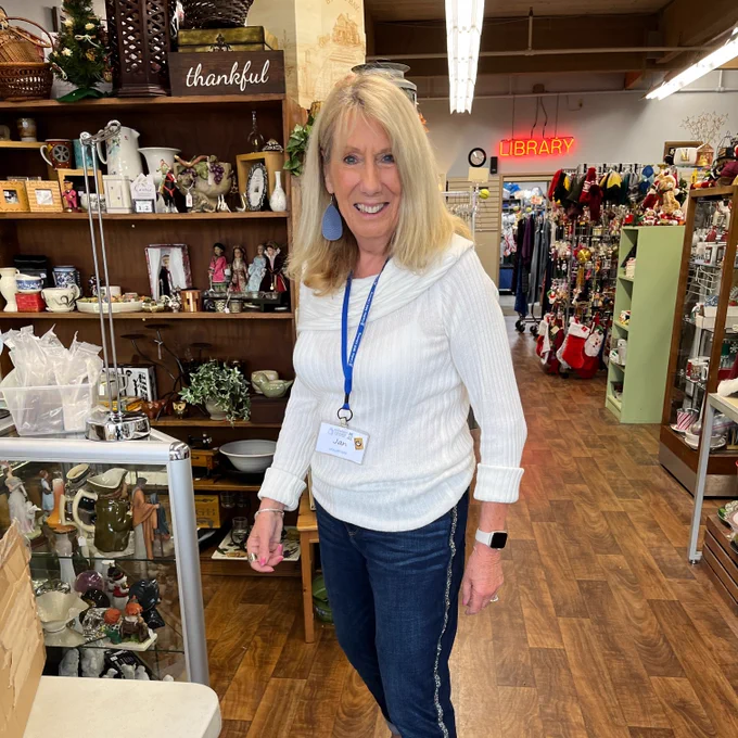 volunteer in thrift store