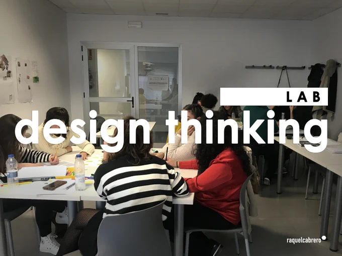 Equipos durante el taller de innovación con metodología Design Thinking para la adaptación de los servicios. Facilita: Raquel Cabrero.