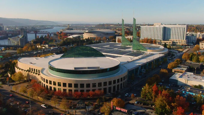 Drone photo of exterior the Oregon Convention Center. Photo courtesy of the Oregon Convention Center https://www.flickr.com/photos/oregonconventioncenter/49098006662/in/album-72157627677803264/