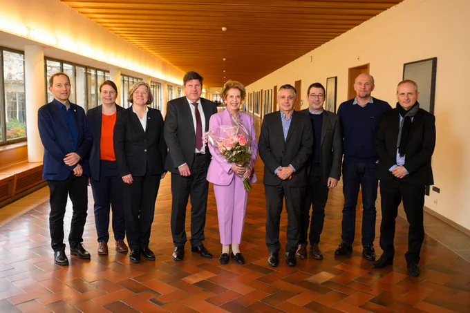 Die Versammlung der Rektorinnen und Präsidenten der Mitgliedsuniversitäten von Eucor mit Präsidentin Prof. Dr. Dr. h.c. mult. Andrea Schenker-Wicki und Stellvertreter Prof. Dr. Thomas Hirth (beide Mitte). Foto: Dominik Plüss