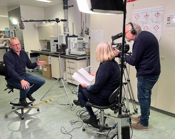 Dr Simon Jacques speaking with Sciad Communications and Cambridge FilmWorks at the Research Complex at Harwell, Rutherford Appleton Laboratory
