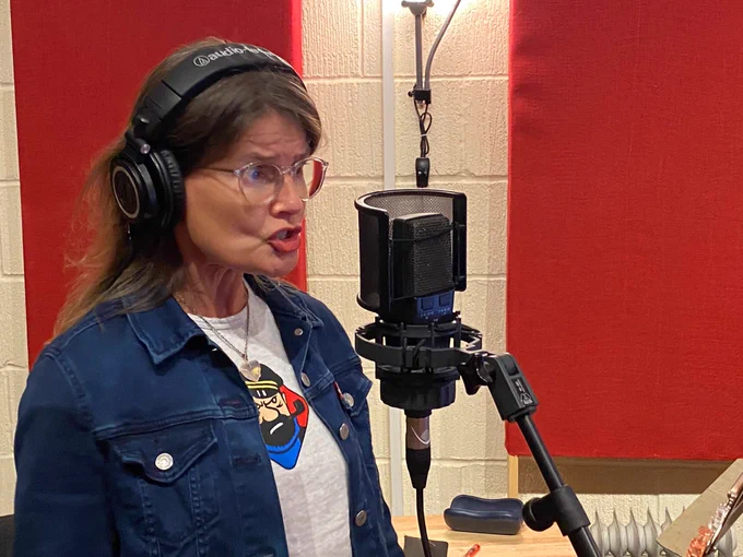 Sophie Aldred (at the microphone), Ian Reddington (at the microphone) and Dee Sadler (poking tongue out) with Christopher Guard.