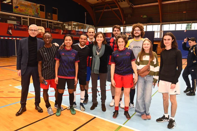 Amélie Oudéa-Castéra et les @PanamBoyzUtd posent pour la photo à la fin du tournoi.
