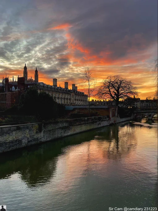 Sunrise in Cambridge, 23 December 2023. View from Garret Hostel Bridge, looking across the river towards Clare College and King’s College chapel.