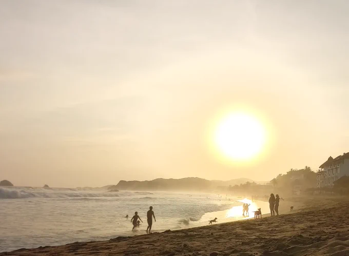 Sunset in Zipolite.
Pic by Al Gonzalez.