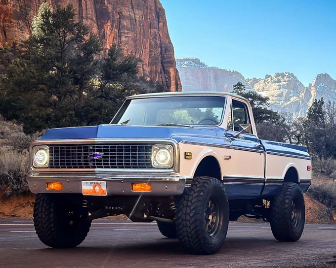 Lot #1442 - This 1972 Chevy K10 Cheyenne Super is the product of a professional 2,000  labor hour nut-and-bolt frame-off custom restoration by Special Blend Motor Garage of Farr West, UT. It is a fresh Resto-Mod build completed in December 2022 with 500 tuning miles driven since completion. It sits atop a modern General Motors chassis equipped with modern GM factory independent front suspension and 4-link rear with BDS-Fox 4-inch lift and Fox DSC adjustable coil-overs. The 525hp engine is a 6.2-liter GM Performance LS3 with F.A.S.T. LSXR intake, Holley fuel injection, and DeatschWerks injectors trimmed with Holley's Accessory Drive and vintage coil-covers, and a Borla exhaust. A GM Performance 6L80E 6-speed automatic transmission delivers power to all four wheels via GM's NP261 HD manual transfer case. Turn-on-a-dime rack-pinion steering navigates the 35-inch AMP Terrain Attack MT/A tires. 20-inch Mayhem Voyager Dark Bronze wheels are brought to a halt by Wilwood disc brakes. 