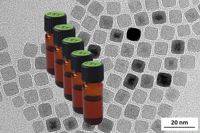Electron micrograph of iron oxide nanocubes and their bottled dispersion as new CRM BAM-N012

Source: Sarah-Luise Abram, BAM, Division Biophotonics