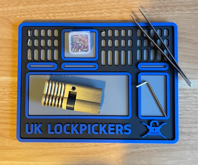 Pinning map with training lock
