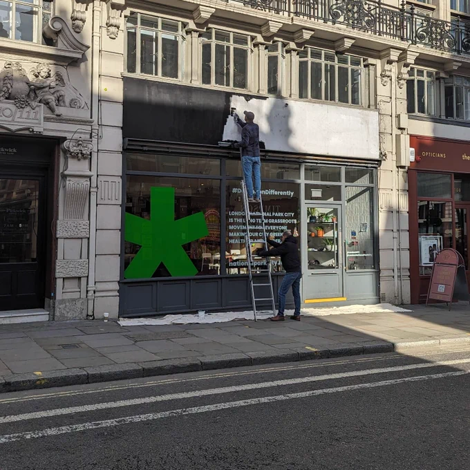 Signage being painted at 109 Fleet Street