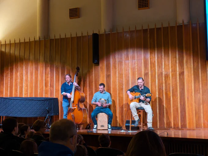Music by @AcoustikElement