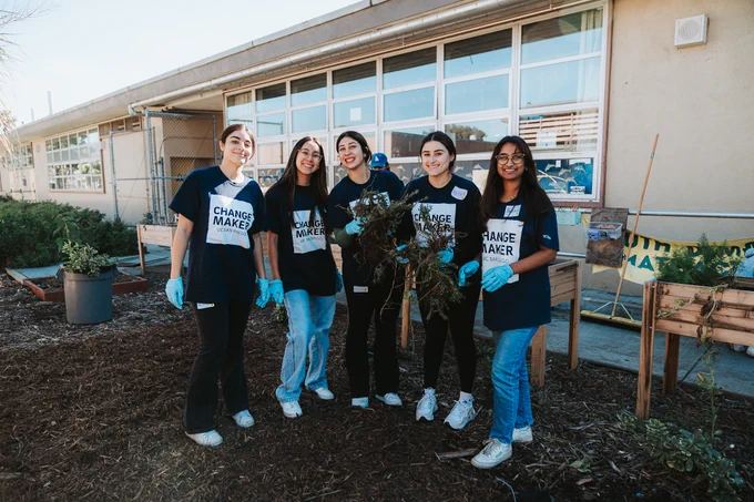 Tritons coming together working at the Martin Luther King Jr. Day of Service at the Mission Bay High School 