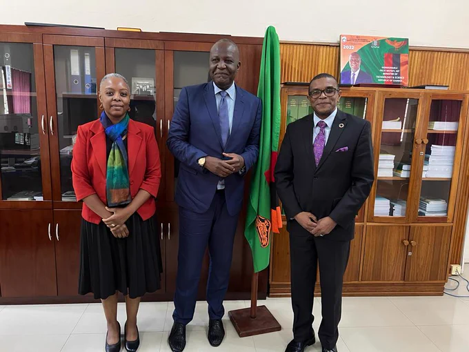 An image of the UNDP Zambia Deputy Resident Representative a.i., Ethel Bangwayo, the Minister of Technology and Science, Hon Felix C Mutati, MP, and the Resident Representative for UNDP Zambia, James Wakiaga, at a courtesy call.

Amongst other topics, they discussed:

UNDP Zambia Resident Representative, James Wakiaga, and Deputy Resident Representative a.i., Ethel Bangwayo, paid a courtesy call to Hon. Felix C. Mutati, of the Ministry of Technology and Science, to discuss our commitment to extending our support of the Ministry through the UNDP Zambia Accelerator Labs #AccLabZM. 

We look forward to furthering our partnership by:

​- Committing USD600,000 to construct a state-of-the-art University Innovation Pod #UniPod #UniPodMukaba at the Copperbelt University
- Continuing to extend efforts to stimulate the innovation ecosystem in Zambia through the National Innovation Initiative #NII
- Supporting the successful development & launch of the Science, Technology, and Innovations policy