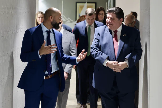 Governor Pritzker tours Nexamp’s second national headquarters in Chicago.