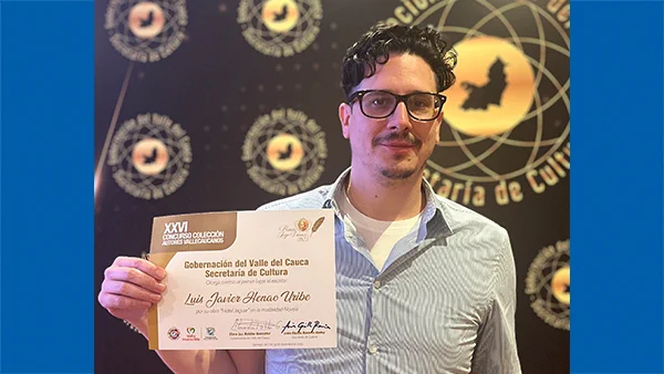 Luis Javier Henao Uribe at the Jorge Isaacs Prize ceremony in Colombia (Photo courtesy of Henao Uribe)