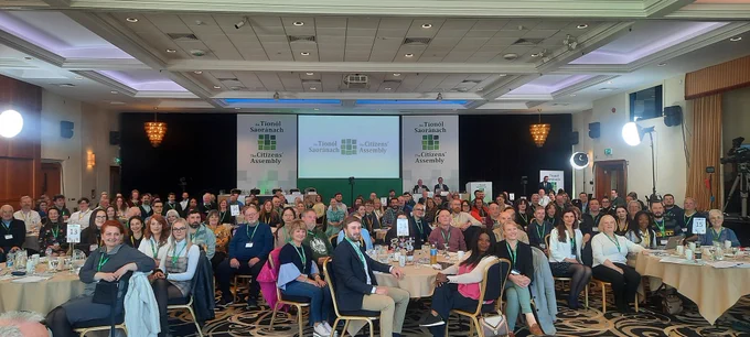 Large amount of people in a room