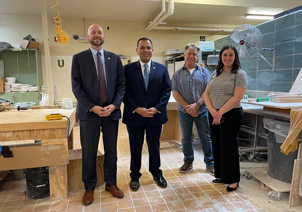 L to R: DIDD Commissioner Brad Turner, TN Dept. of Health Commissioner Dr. Ralph Alvarado, Mark Wencel (Shop Supervisor for the Middle S&P Clinic), and Jocelyn Young (Director, Seating and Positioning Clinics).