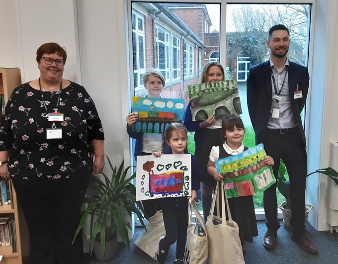 Children from the Avenue Primary School And Children's Centre 