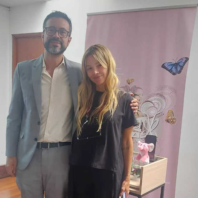 #Agenda | El viceministro de Política Criminal, Camilo Umaña y @Johana_Bahamon, representante de @Accion_Interna, se reunieron para hablar sobre los avances del piloto de la Ley de Utilidad Pública relacionada con el proceso de reinserción de las mujeres pospenadas. 1/2🧵