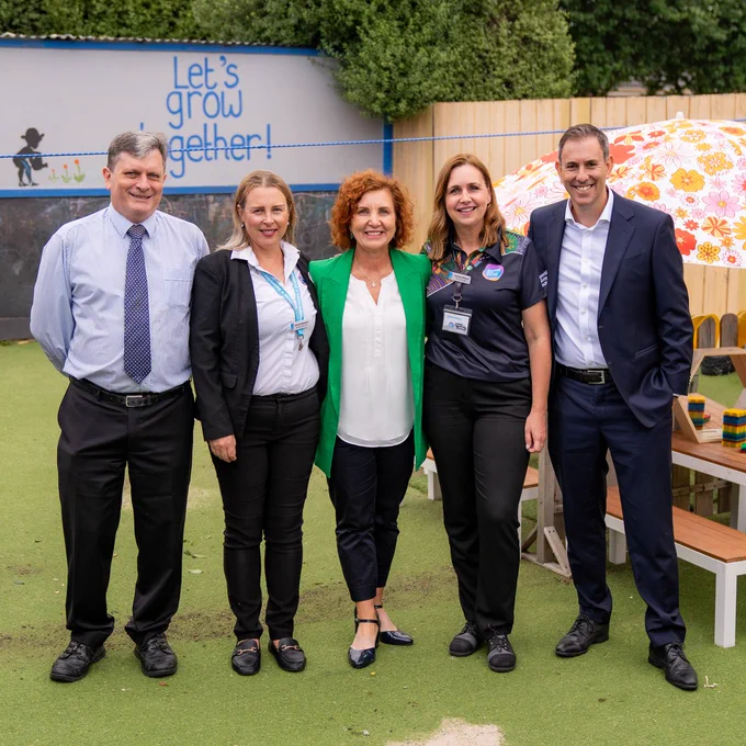 Goodstart Head of Advocacy John Cherry with Federal Treasurer Jim Chalmers and Dunkley candidate Jodie Belyea at Goodstart Carrum Downs Frankston-Dandenong Road.