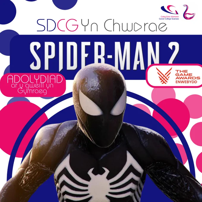 Mae Smotiau Pinc a Glas yn gwasgu'r cefndir o dan faner las fwy a chylch. Uwchben y Cylchoedd eisteddwch luniau sgrin o Spiderman Peter Parker a Spiderman Miles Morales o Spiderman 2. Mae'r testun ar y post yn darllen " SDCG yn chwarae Enwebai Gwobrau'r Gêm, Spider-Man 2, Adolydiad ar y gweill yn Gymraeg"