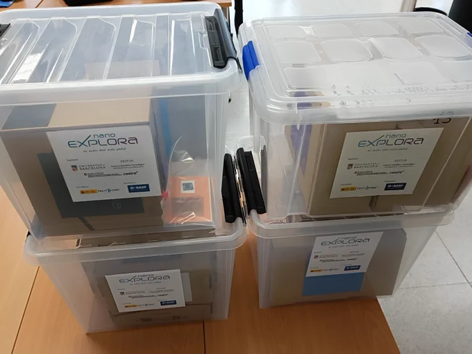 Maletins NanoExplora del projecte NanoInventum