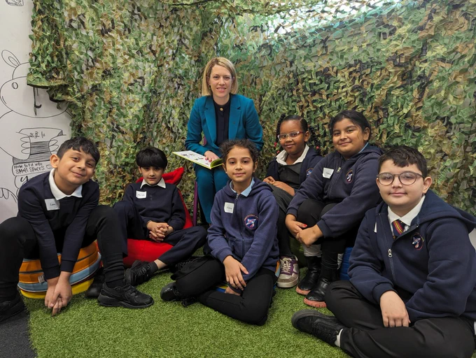 Education Secretary Jenny Gilruth with children from Annette Street Primary School