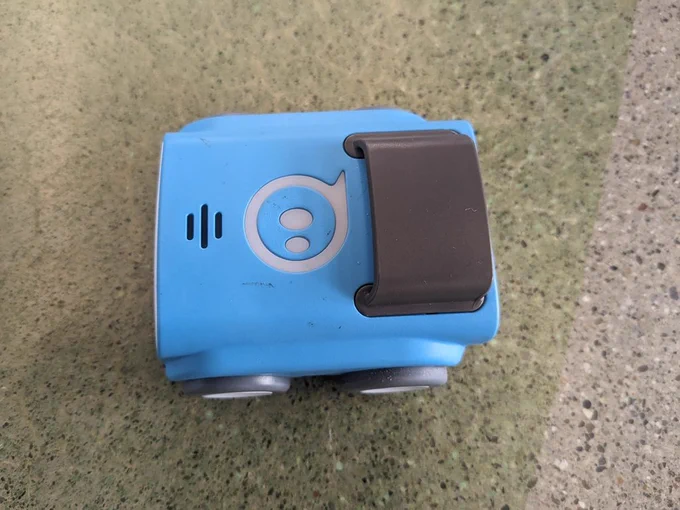 Indi converts electrical energy into mechanical energy.