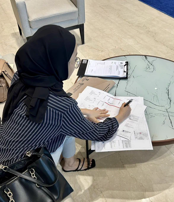 👥 Pre-consultation with officer at MBJB Jabatan Kawalan Bangunan for renovation project of a retail store located at The Mall Mid Valley Southkey! 📝📝🤞🤞

#IPMProfessionalServices #ArchitectServices #EngineeringServices #MBJB #JohorProject #RenovationProject #RetailProject #BombaSubmission #BuildingSubmission #DesignConsultant #ProfessionalServices