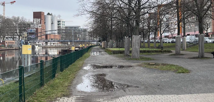Spreeradweg - Abschnitt Zeichen Caprivibrücke und Siemenssteg