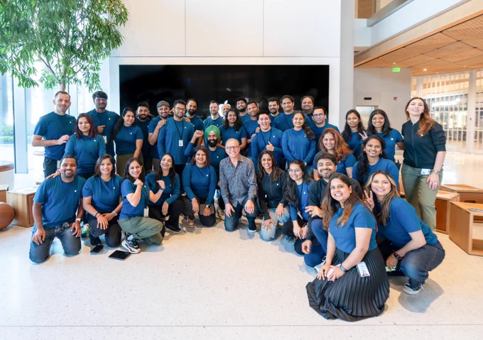 Joz with a group of Apple retail employees at Apple BKC.