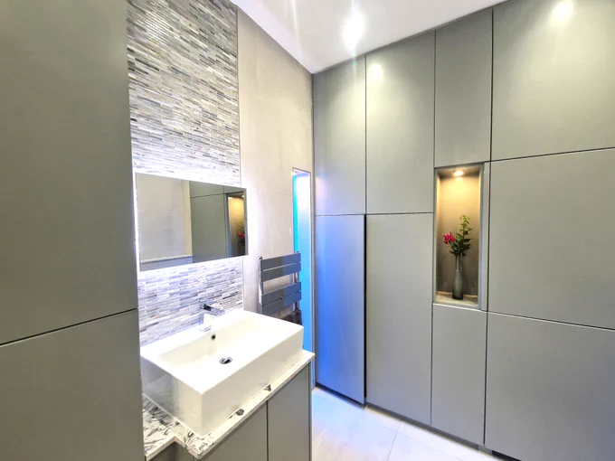Value-Adding Ideas for Your Property: Elevate Your Investment 3) Revamp the bathroom
https://combit-construction.com/elevate-your-investment-10-value-boosting-ideas-for-your-property/
#GreenLiving #UrbanOasis
#LightAndSpace #ContemporaryLiving
#VersatileSpaces #WorkPlayHomes
#LuxuryLiving #TechHomes
