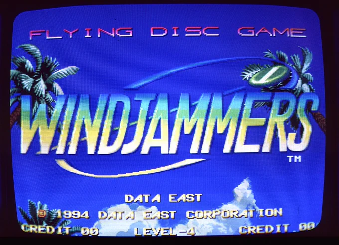 A photo of the Windjammer's main menu screen on an arcade