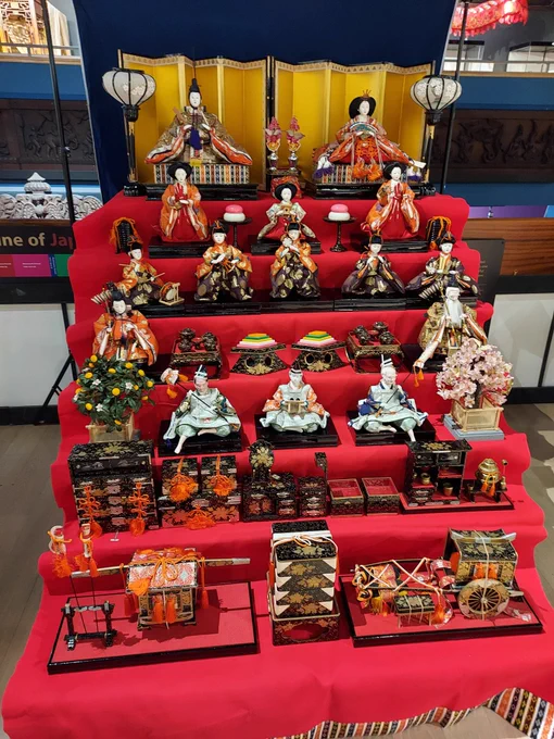 Here is the complete Hina set with the Emperor and Empress and their household. 