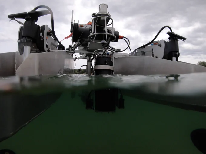 HydroSurv USV - waterline view