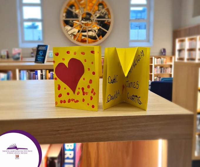 ❤Feeling the love in #NaasLib peeps!❤
Lovely cards from Eileen and Room 18 -Scoil Phadraig BNS Clane who were in making good use of our really cool sensory room with the Cubbie and Tovertafel. 🥰