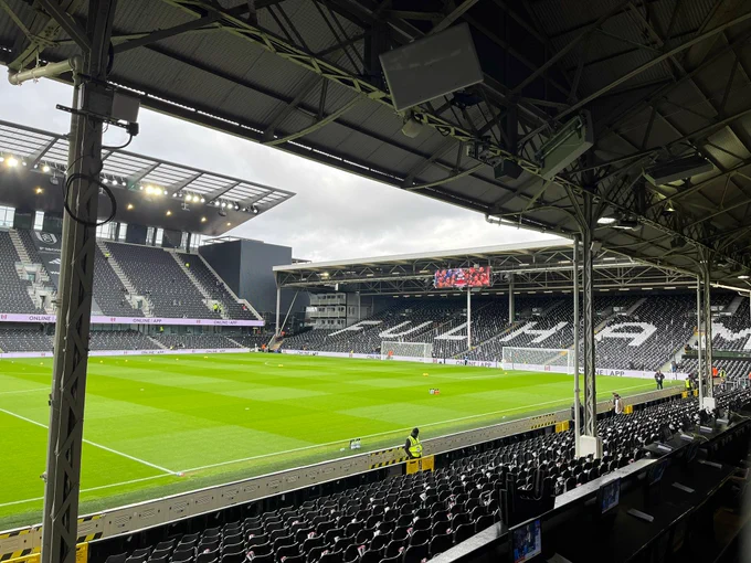 Photo of Craven cottage pre-matxh. The Pitch is looking perfect 👌 