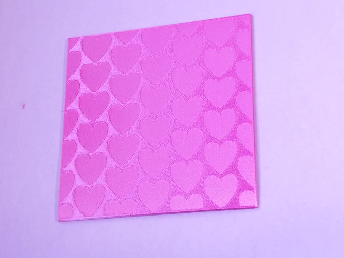 Results of the heart texture printed on a textured build plate. The effect is less extreme than in a smooth PEI, glass or top layer, yet the hearts are clearly visible.