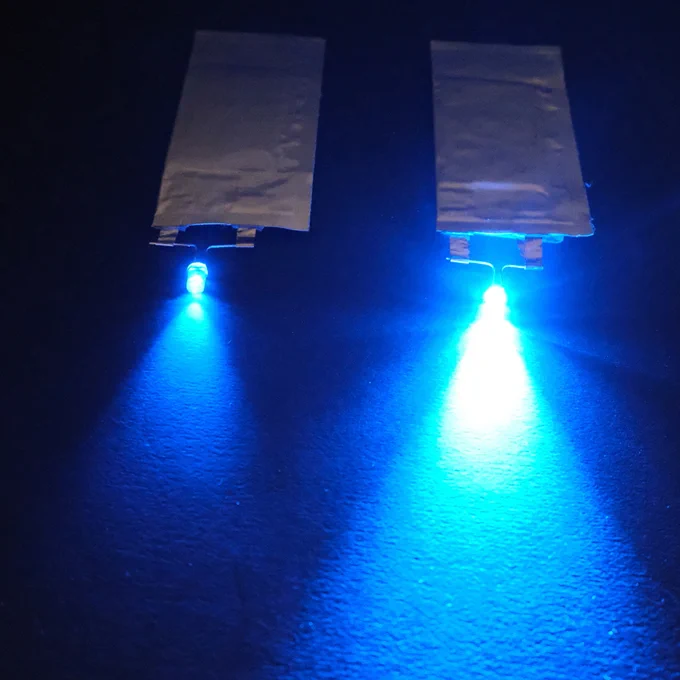 Standard (left) and batene fleece-based (right) battery cell, containing same amount of active material.

© Batene GmbH
